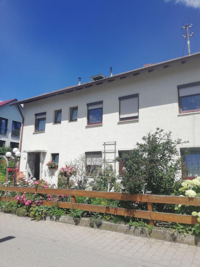 Gästezimmer Im Dg Dachschräge Mit Kleinem Bad Wlan, Tv Und Parkplatz