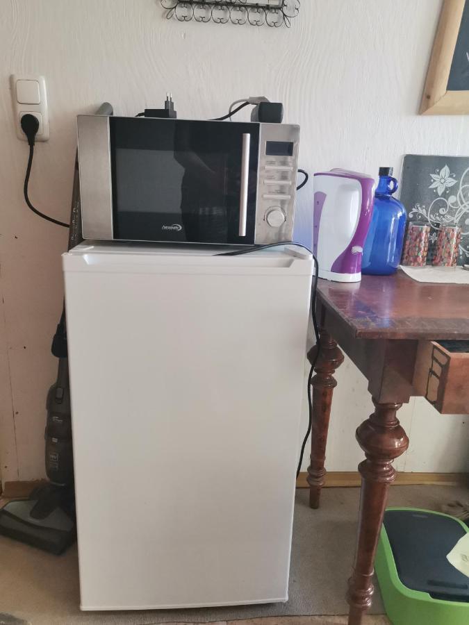 Gaestezimmer Im Altbau Dachgeschoss Mit Kleinem Bad Wlan, Tv Und Parkplatz
