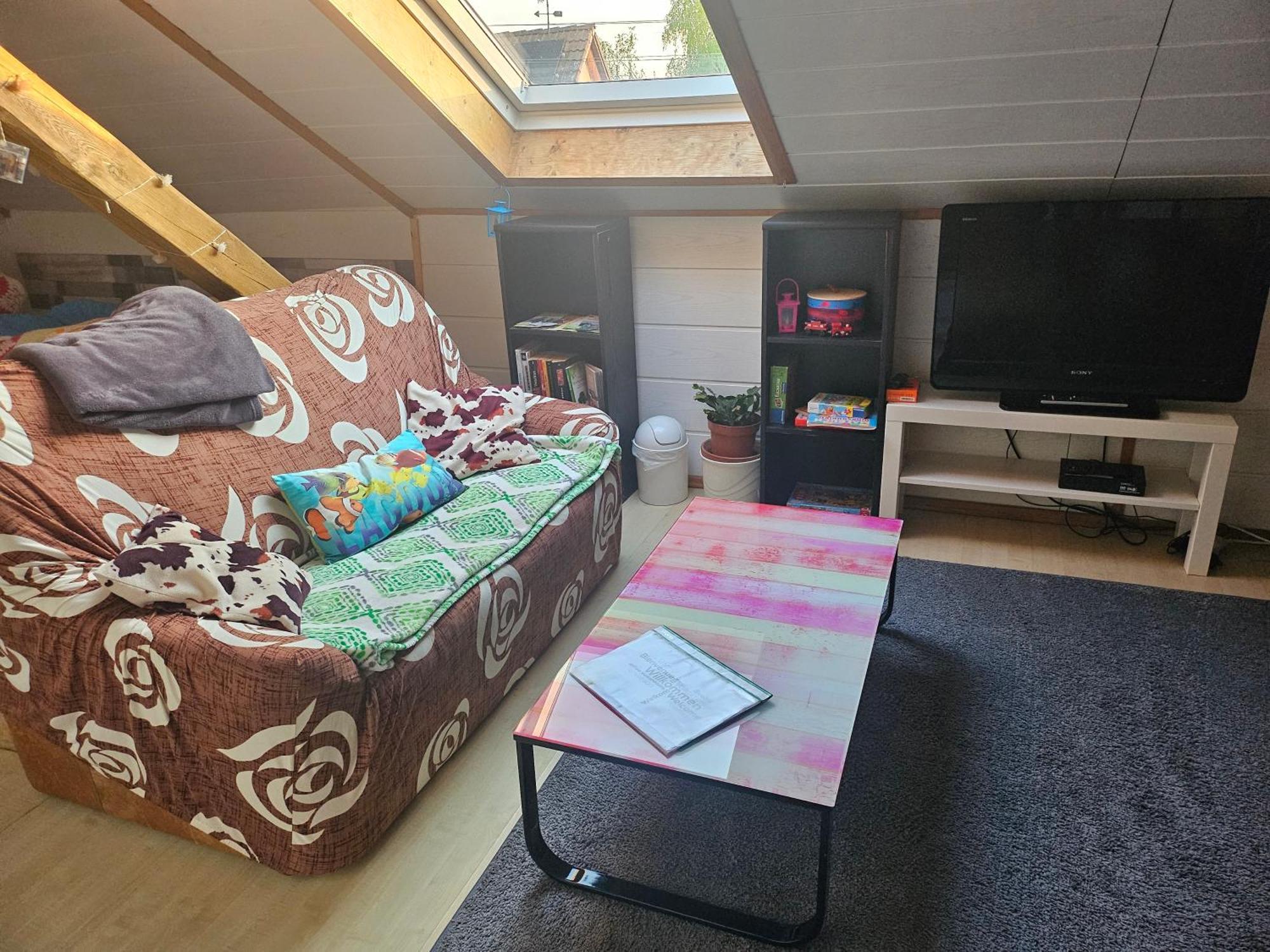 Apartment Gästezimmer Im Dg Dachschräge Mit Kleinem Bad Wlan, Tv Und Parkplatz *